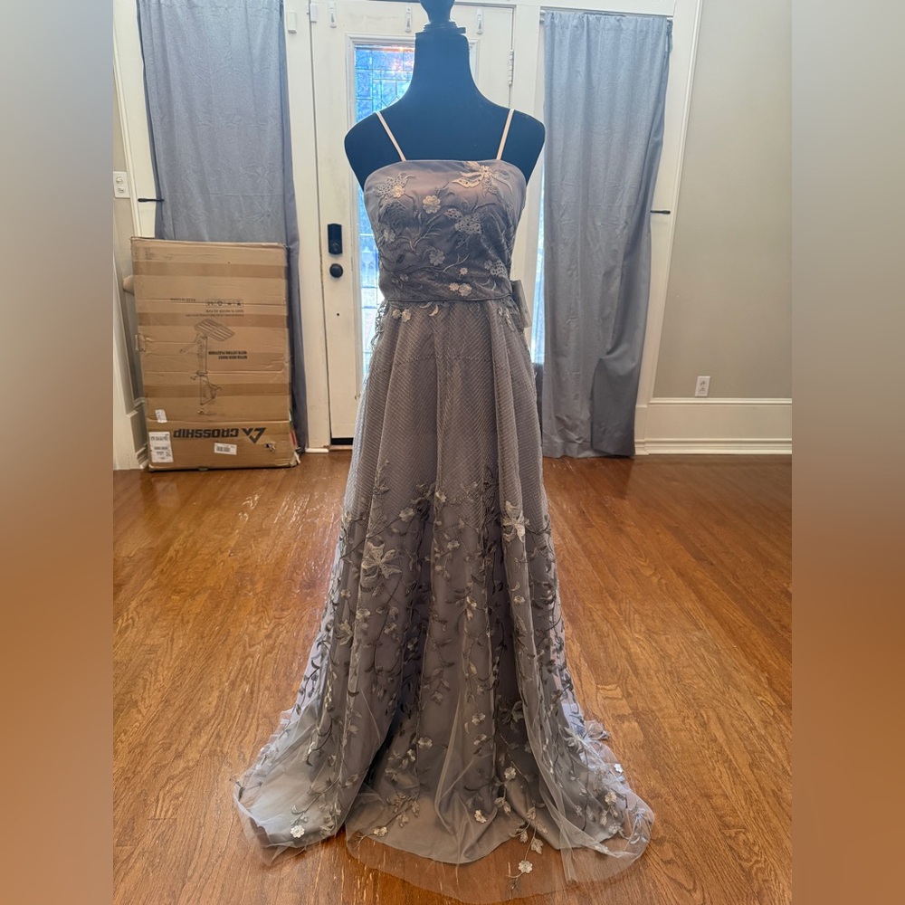 Elegant Gray Floral Prom Dress